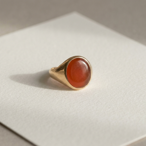 Carnelian cabochon signet ring in yellow gold